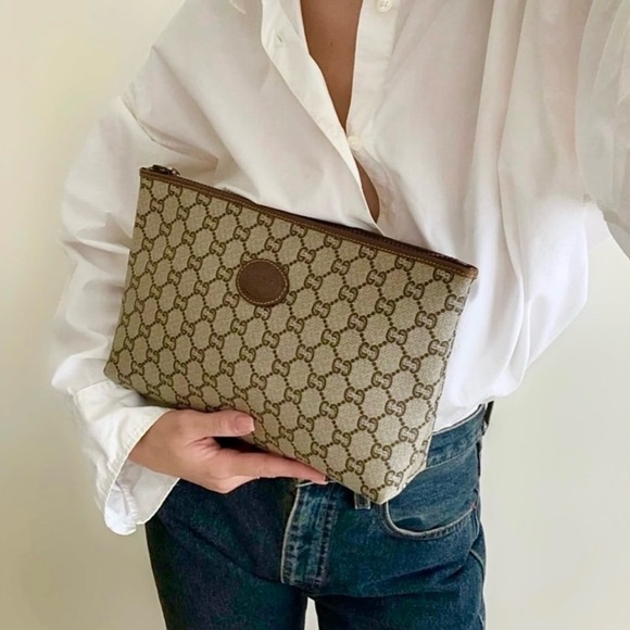 Gucci Monogram Large Clutch - Picture 3 of 11